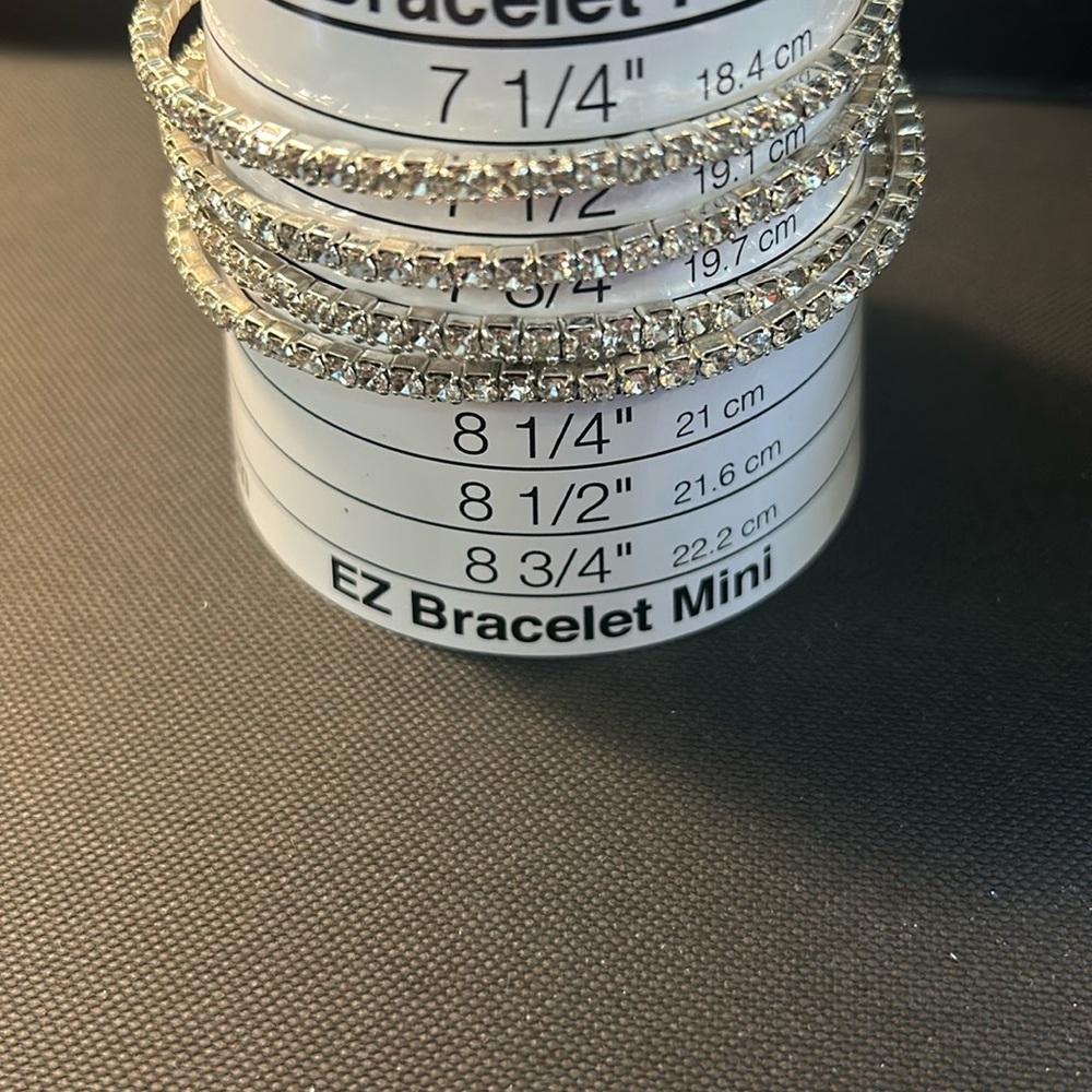 Elegant Silver and rhinestone wrap around bracelet - Picture 5 of 5